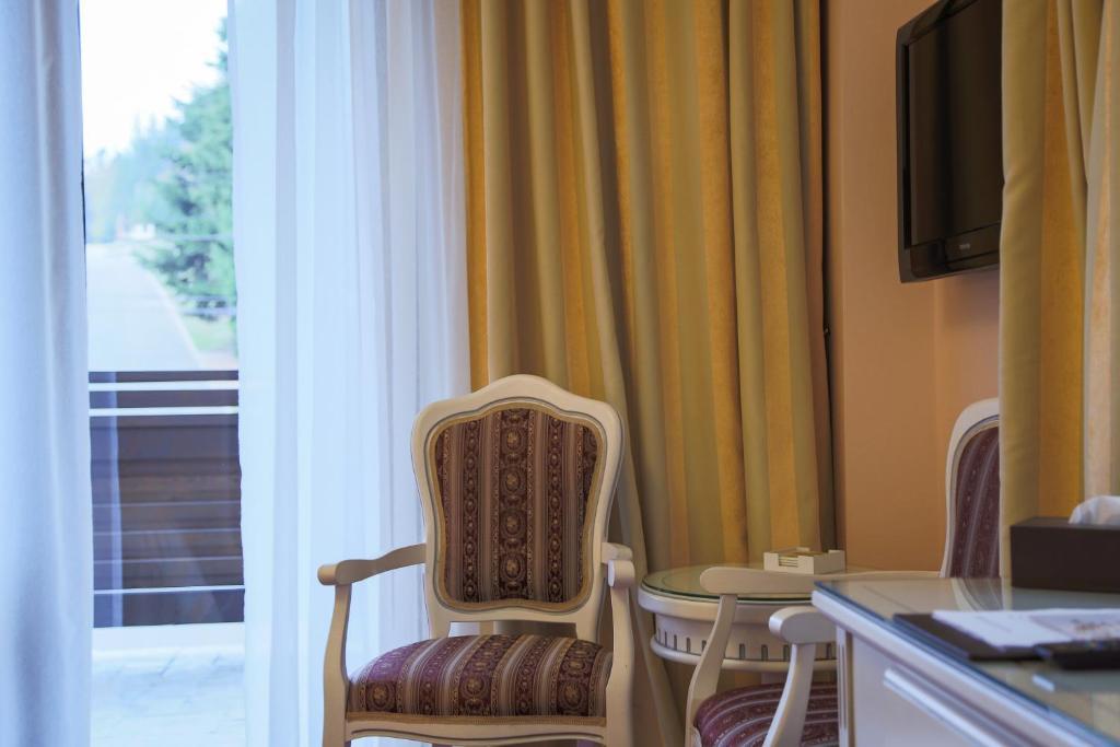 Hotel Foisorul Cu Flori Sinaia Zimmer foto